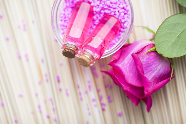 产品与玫瑰水疗护理图片下载