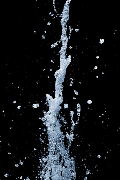 新鲜纯水喷口可再生可持续清洁十大能源图片下载