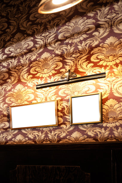 在酒吧内部的空白框架和白板墙-模拟，广告牌，室内广告空间图片下载