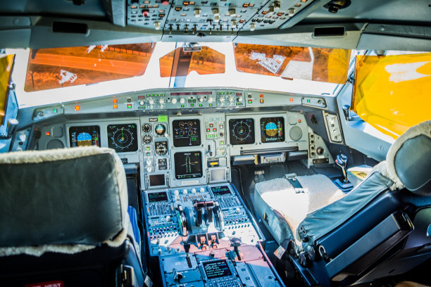 驾驶舱图片下载