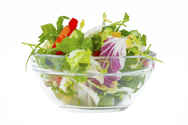 新鲜健康的蔬菜沙拉孤立在白色的背景图片下载