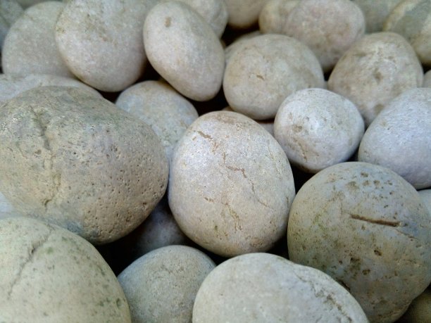 白色的石头图片下载