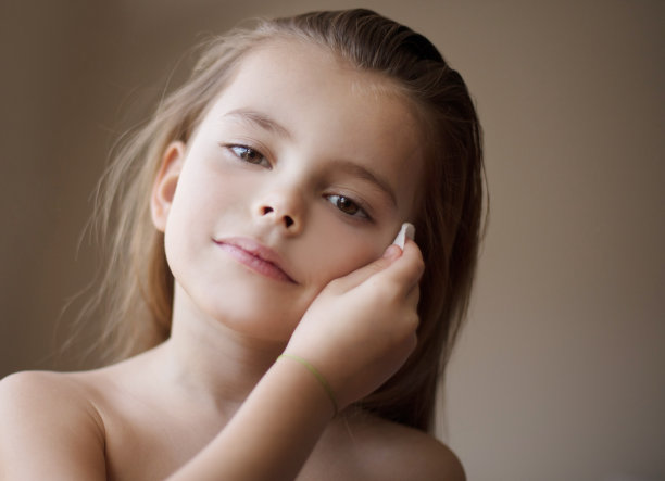 幸福就是拥有健康的皮肤。图片下载