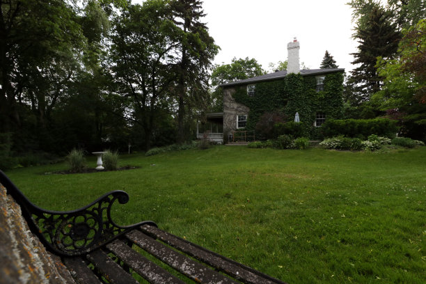 春天的房子图片下载