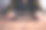 拿着书和眼镜的老年妇女的手。图片下载