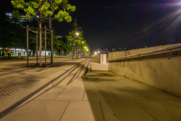 科隆莱茵大道之夜图片下载