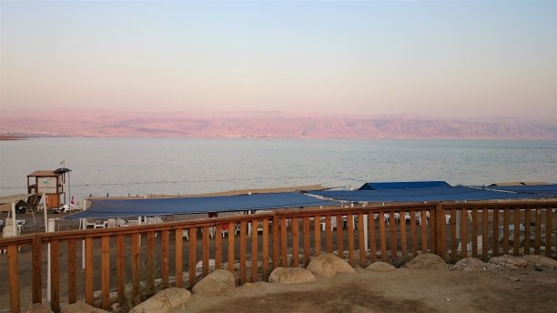 死海盐滩热带风光图片下载