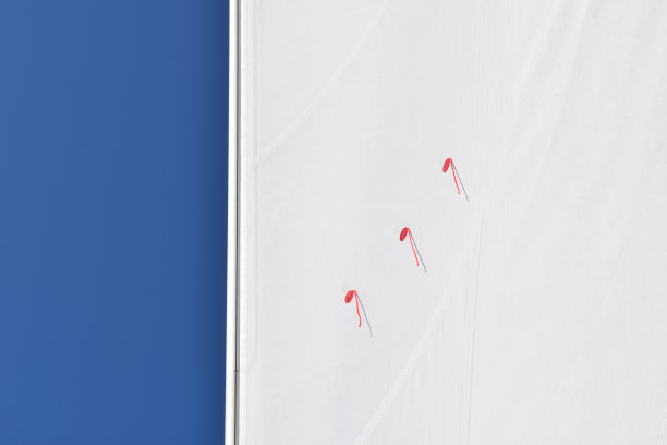 白帆靠近图片下载