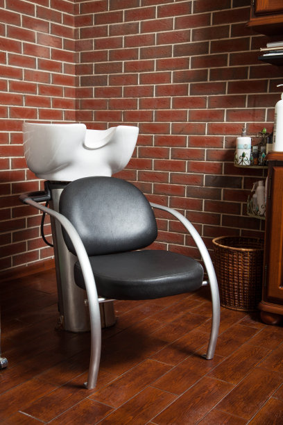 理发店的水槽和椅子图片下载