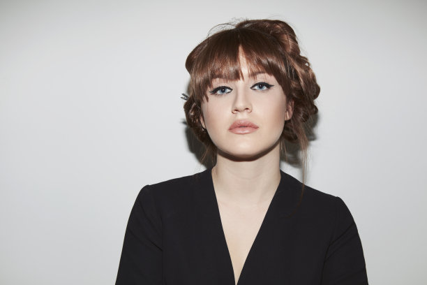 美丽的化妆女人图片下载