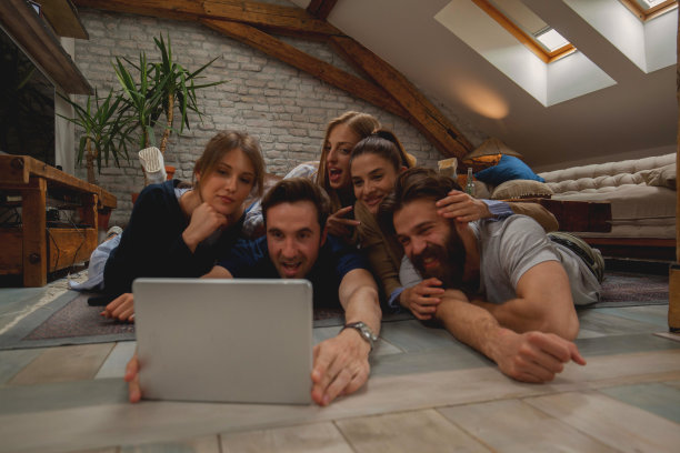 朋友有自拍时间图片下载