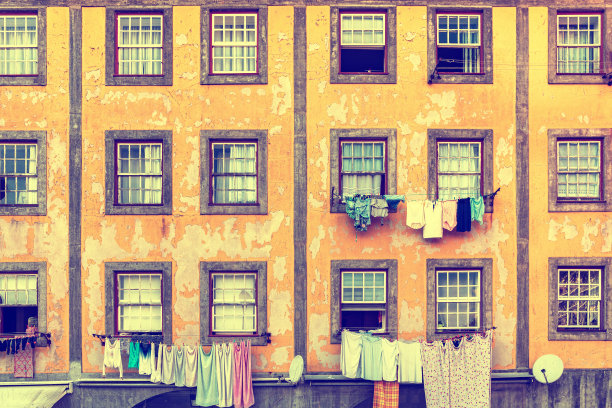五颜六色的建筑façade在波尔图，葡萄牙图片下载