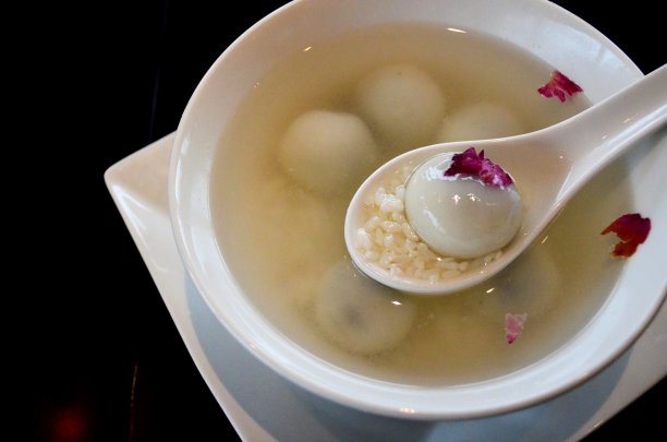 汤圆在酒汤素材图片