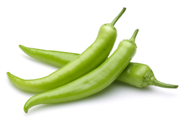 新鲜的青椒孤立在白色上图片下载
