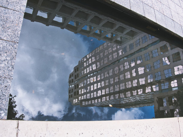 水的倒影图片下载