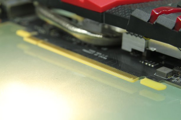 电脑游戏VGA卡和dvi VGA hdmi显示端口图片下载