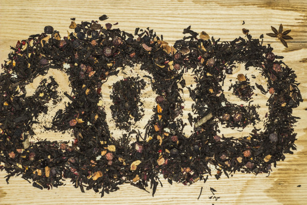 在凉茶上刻有“2019”字样图片下载