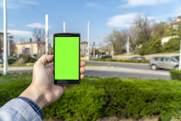 在街上用手机的概念图片下载