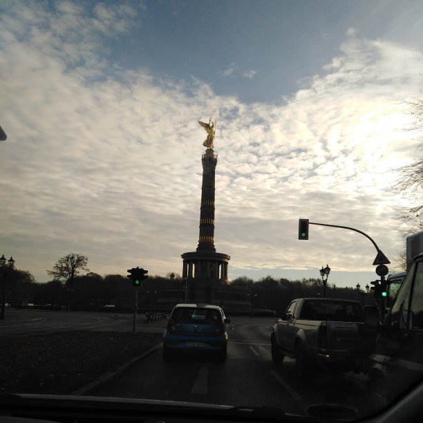 柏林突然出现的照片图片下载