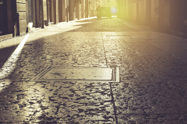 意大利维罗纳的狭窄街道图片下载