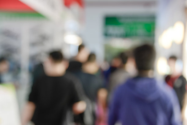 贸易展览中公众展览的背景散焦。用于业务的抽象背景。图片下载