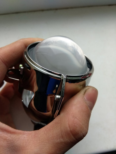 汽车前照灯镜片双氙气。图片下载