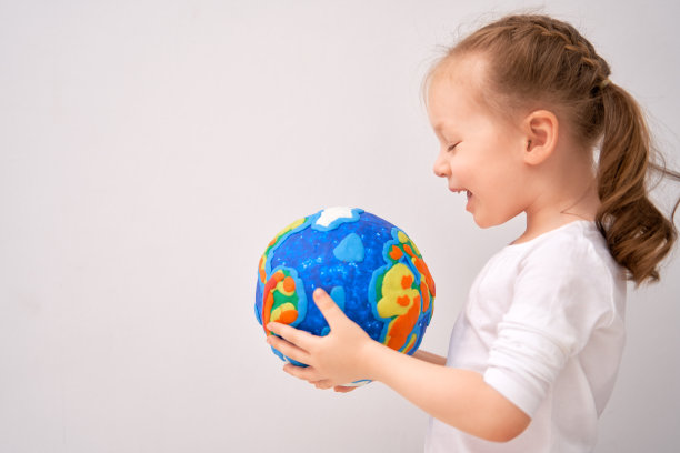 与全球的孩子。图片下载