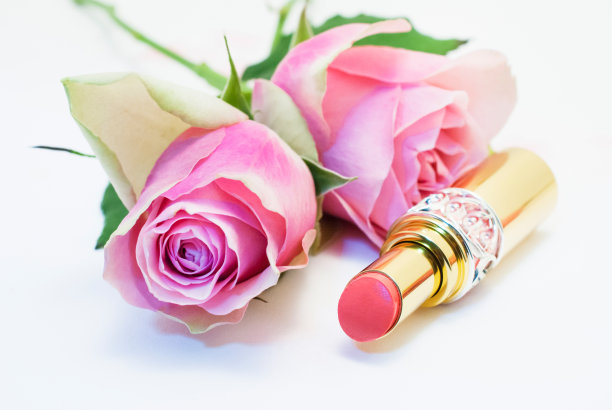 玫瑰和化妆品图片下载