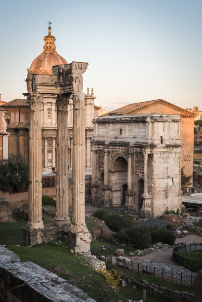 位于市中心的古罗马遗址图片下载