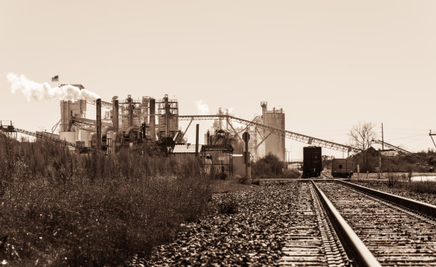 气候变化、污染和石灰石开采图片下载