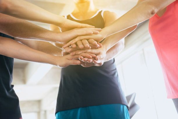 手协调组的人积极性高，运动队吸引人，手牵着手或手拉手图片下载