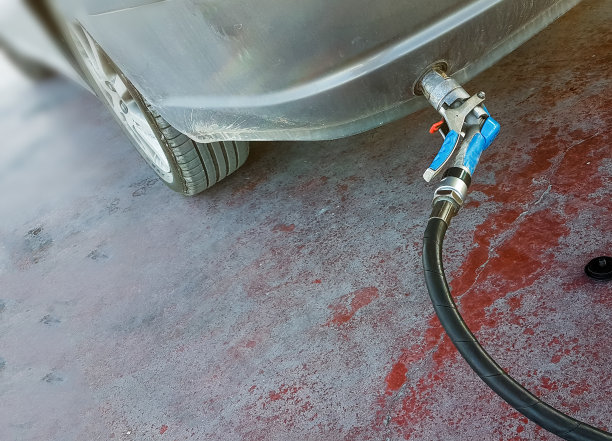 液化石油气加油车加油站动力图片下载