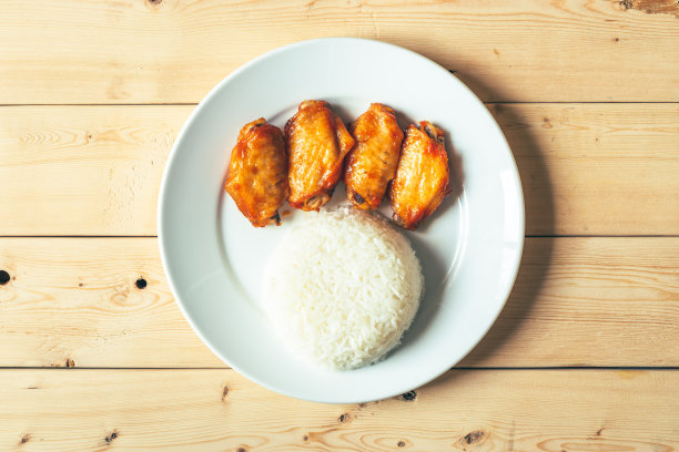 烤鸡翅配米饭图片下载