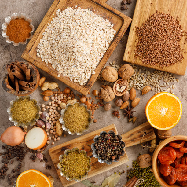 干果，谷物，香料和坚果，有机健康零食的纹理背景。健康饮食的概念。精益的食物。图片下载