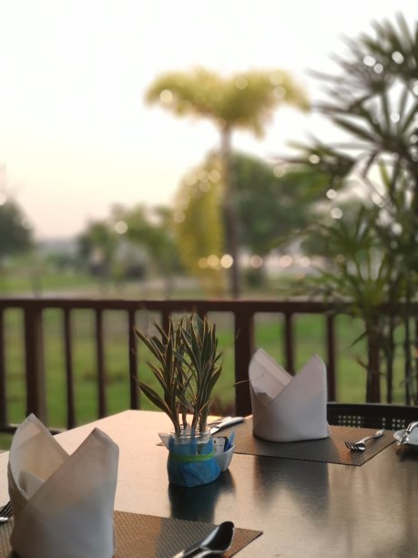 两个人的餐桌布置图片下载