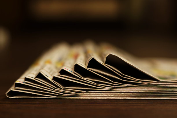 堆报纸图片下载