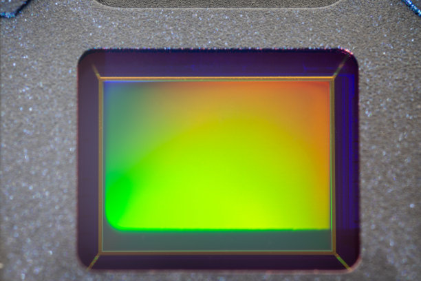 小型数字手机相机CMOS传感器图片下载