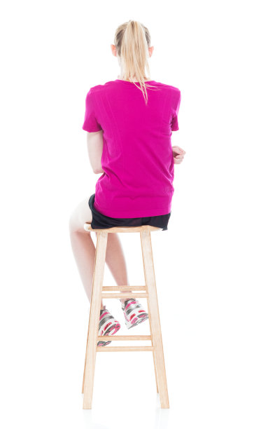 美丽的女性在运动服装-图片下载