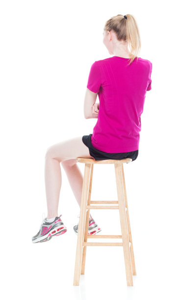 美丽的女性在运动服装-图片下载