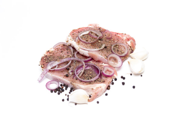 腌肉，洋葱和香料，孤立在白色背景。图片下载