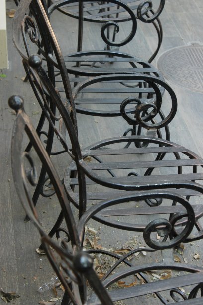 露天铁餐椅图片下载