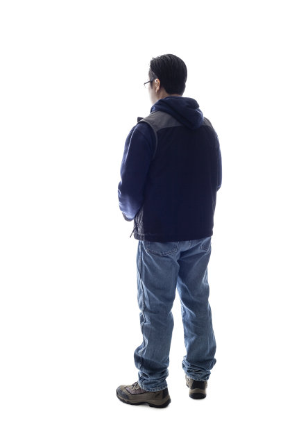 登山者或徒步旅行者看着白色的背景图片下载