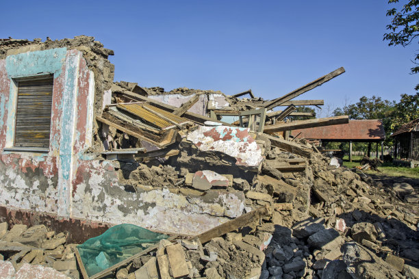 旧乡村房子的废墟图片下载