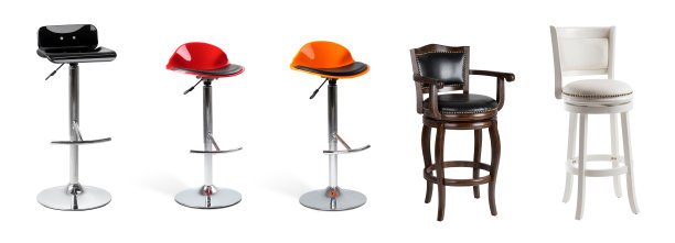 一套酒吧椅孤立在白色。现代和古典的椅子图片下载