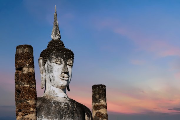 佛教中用作护身符的佛像。图片下载