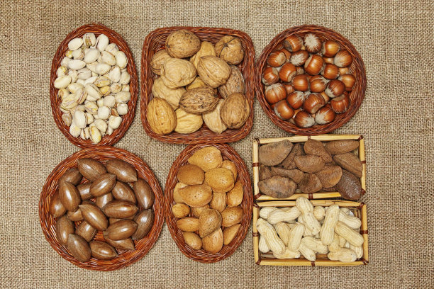 一些篮子里的可食用种子的静物图片下载