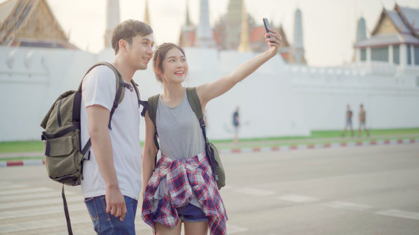 亚洲泰国漂亮夫妇自拍在泰国曼谷旅行图片下载