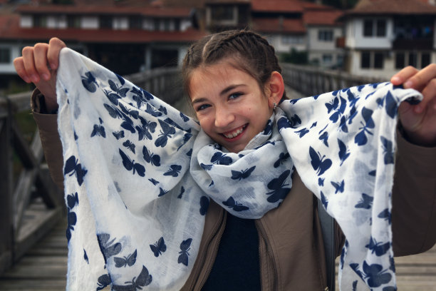 女孩微笑图片下载