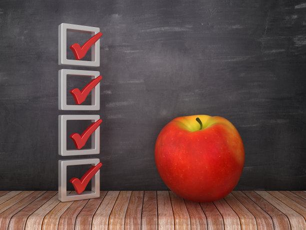 3D检查列表与苹果在黑板上的背景- 3D渲染图片下载