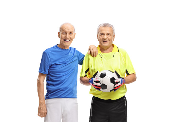 高级男足球运动员和守门员图片下载